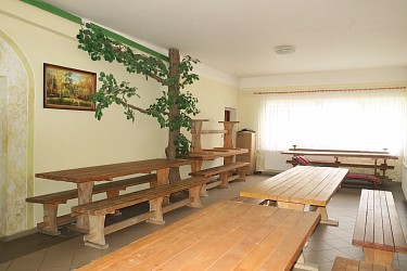 Prodej objektu občanské vybavenosti s bytem, pokoji a stany