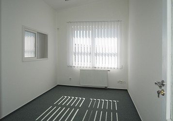 Pronájem kanceláří v komerční budově, Maříkova.