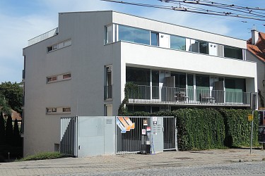 Prodej bytu 2+kk 54,6 m2 s velkou terasou, Veslařská.