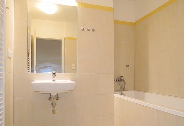 Prodej bytu 2+kk s balkonem, Výstavní.