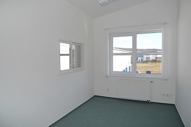 Pronájem dvou kanceláří v komerčním objektu u OC Globus.