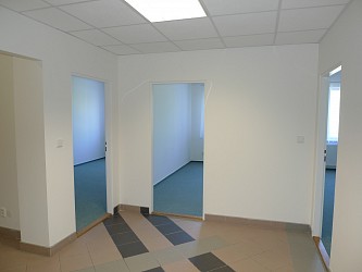 Pronájem tří samostatných kanceláří, Maříkova