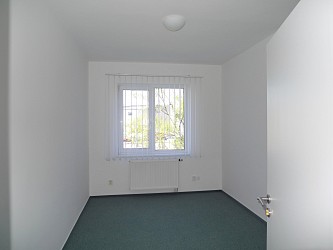 Pronájem tří samostatných kanceláří, Maříkova