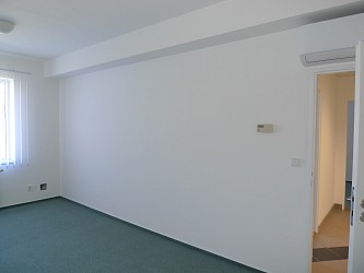 Pronájem tří samostatných kanceláří, Maříkova