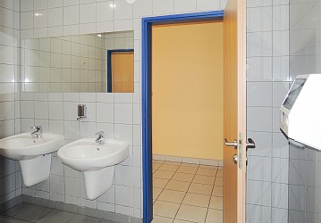 Pronájem kanceláře 17 m2 v komerční budově, Vídeňská